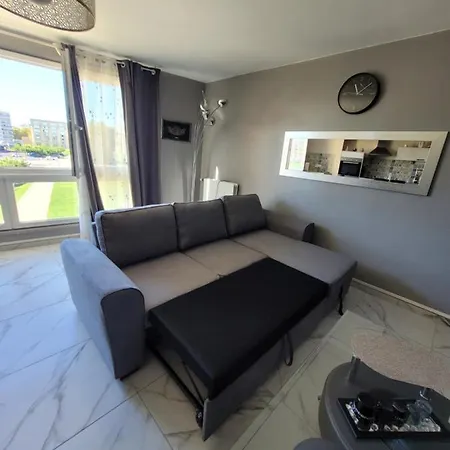 Jolie T4 A L'esplanade Lez Wifi Apartment