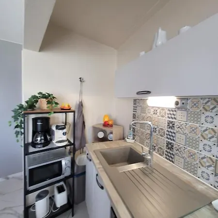 Jolie T4 A L'esplanade Lez Wifi Apartment *