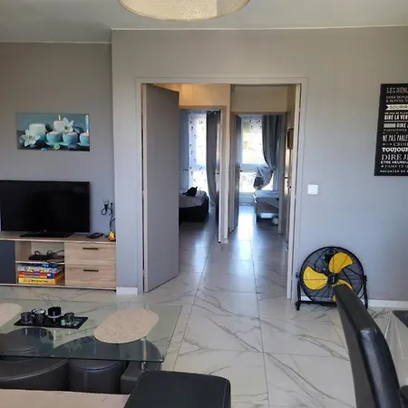 Apartament Jolie T4 A L'esplanade Lez Wifi *